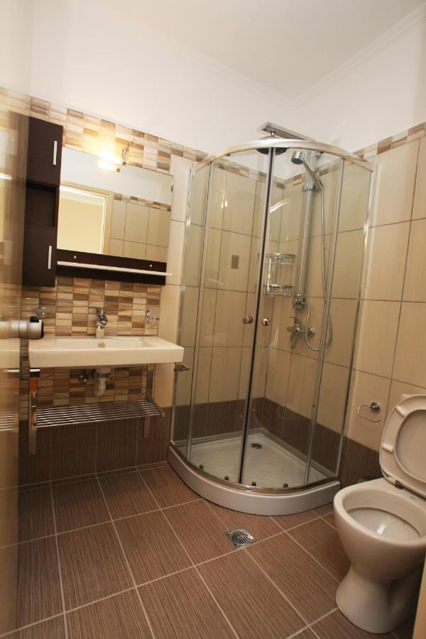 Lefcothea Guest Rooms ลักกา ภายนอก รูปภาพ