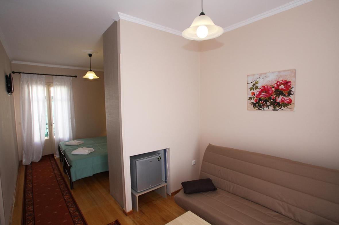 Lefcothea Guest Rooms ลักกา ภายนอก รูปภาพ